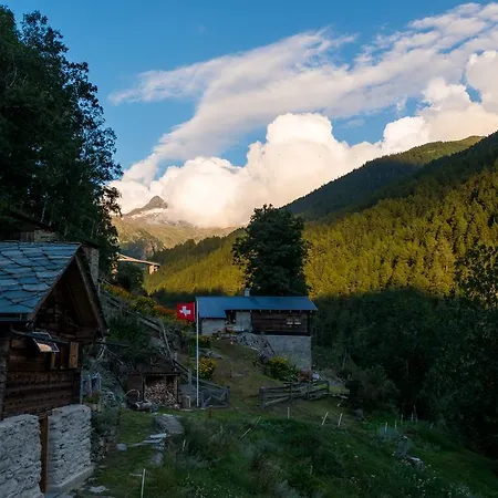 Alpenhutte Doru شاليه *